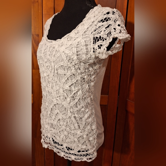 I•N•C INTERNATIONAL CONCEPTS women's white t-shirt with lace overlay. Size P/L - Picture 3 of 6